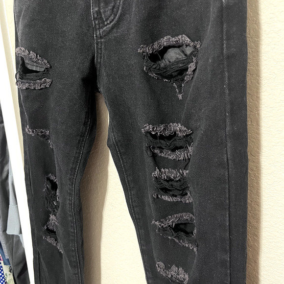 Black Distressed Jeans Womens Sz 28 Straight leg High Rise Destroyed Grunge - Picture 4 of 8
